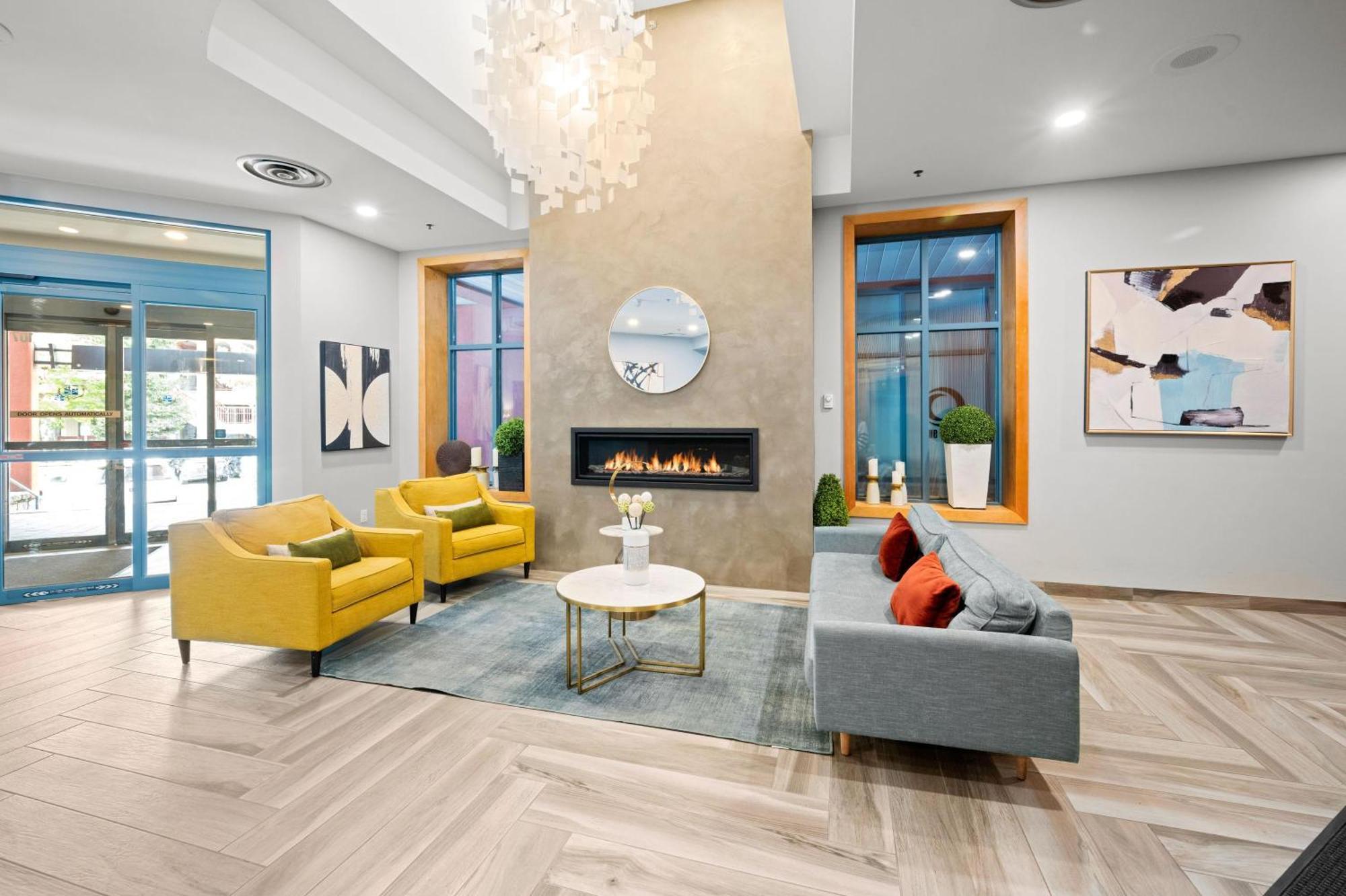 Alpenglow Lodge Sunny Studio With Sitting Area By Mva Whistler Exterior foto